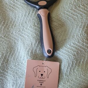 Bath & Body Works Black and Cream Pet Grooming Tool